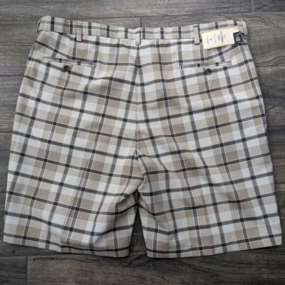 Haggar cool 18 performance shorts Size 42 - Picture 6 of 6